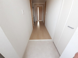 収納もある玄関です