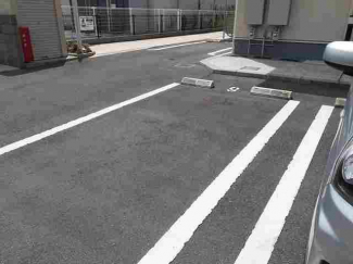 駐車場があるので、車を買う予定の方も安心です