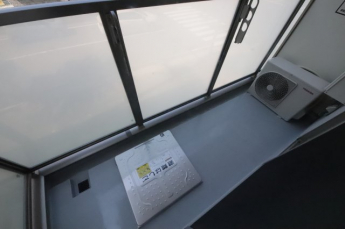 バルコニーからの眺めを楽しみながら食事をしませんか