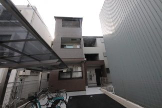 落ち着いた雰囲気の外観です