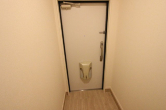 収納もある玄関です