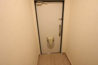 収納もある玄関です