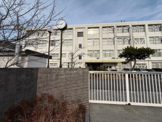 草津市立中学校まで1900m