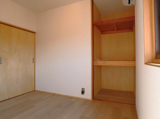 小さなお部屋でも収納完備