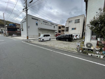 駅前駐車場の画像