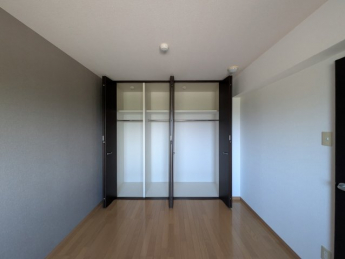 【寝室】