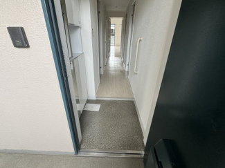 明るい玄関です