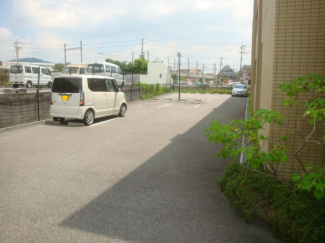 【駐車場】