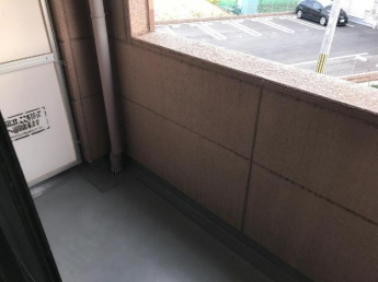南向きで洗濯物も乾きやすいベランダ