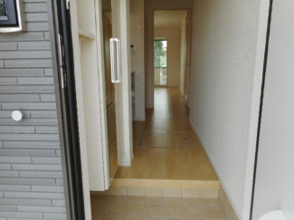 落ち着いた玄関です