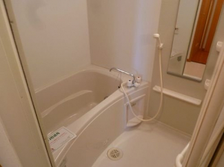 日々の疲れを癒すお風呂付です
