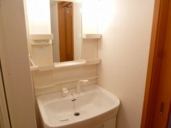 コンパクトで使いやすい洗面所