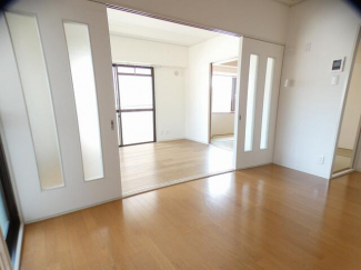 ２面採光の明るいお部屋