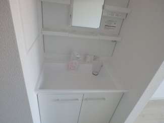 コンパクトで使いやすい洗面所