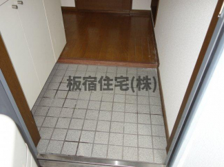 マルキュウビルの画像