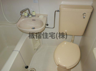マルキュウビルの画像