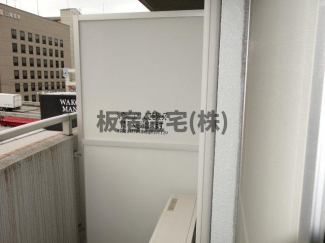 マルキュウビルの画像