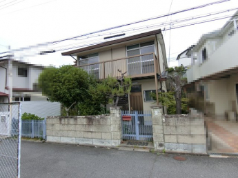 本物件は更地にてお渡しします　現在の建物は6月末頃に解体工事が完了する予定です