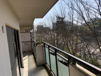 【バルコニー】