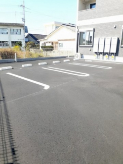 【駐車場】