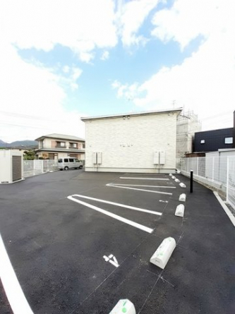 駐車場に車を止められます