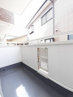お洗濯にも便利なバルコニー付き