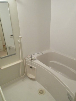 コンパクトで使いやすいお風呂です
