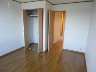 内装は落ち着いています