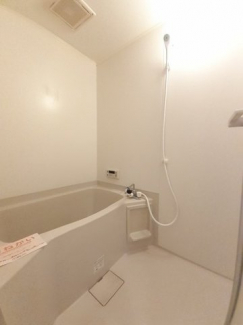 日々の疲れを癒すお風呂付です