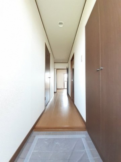 毎日通る玄関はこちらです