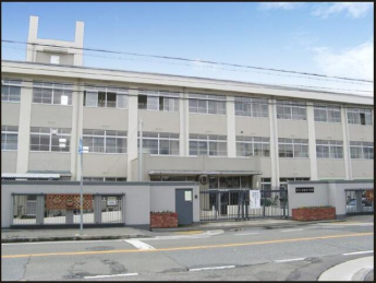 姫路市立飾磨西中学校まで847m