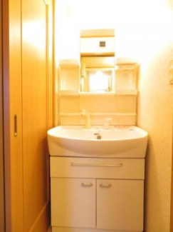 コンパクトで使いやすい洗面所