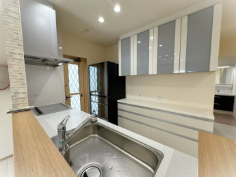 背面収納も充実しています。