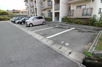 【駐車場】