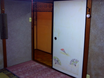 城が山１丁目梅本貸家　手前の画像