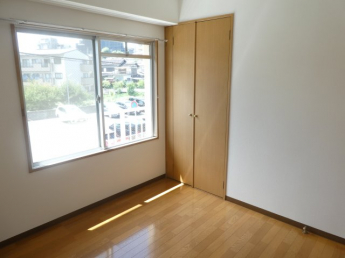 【寝室】