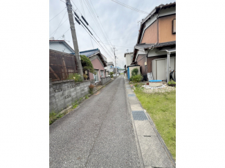 【前面道路含む現地写真】