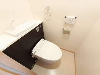 シンプルで使いやすいトイレです