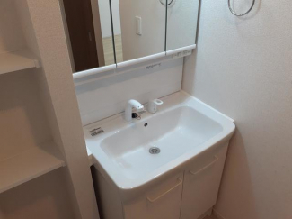 明るい洗面所です