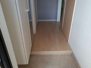 落ち着いた玄関です