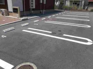 駐車場があるので、車を買う予定の方も安心です