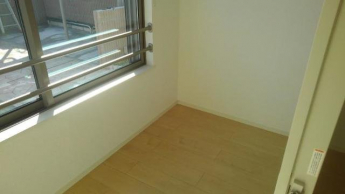 お洗濯にも便利なバルコニー付き