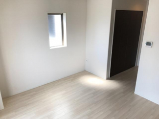 家具配置しやすい形の洋室