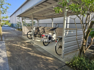 屋根付き駐輪場です