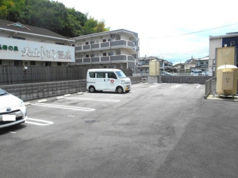 【駐車場】