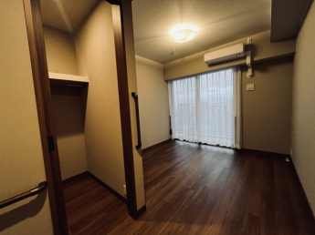 【寝室】