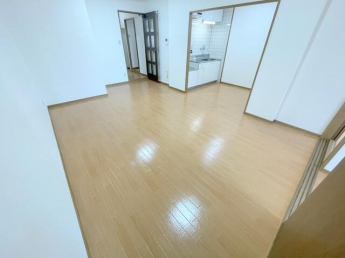 真ん中　ＬＤＫ１４．８帖