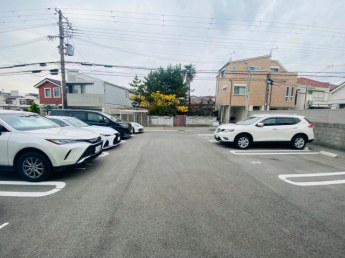 【駐車場】