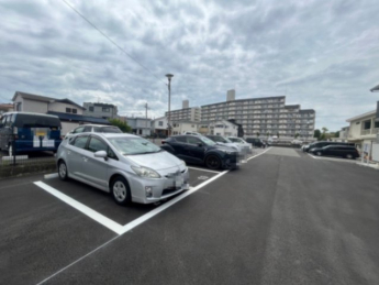 【駐車場】