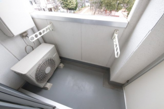 落ち着いた時間を過ごせるバルコニーです
